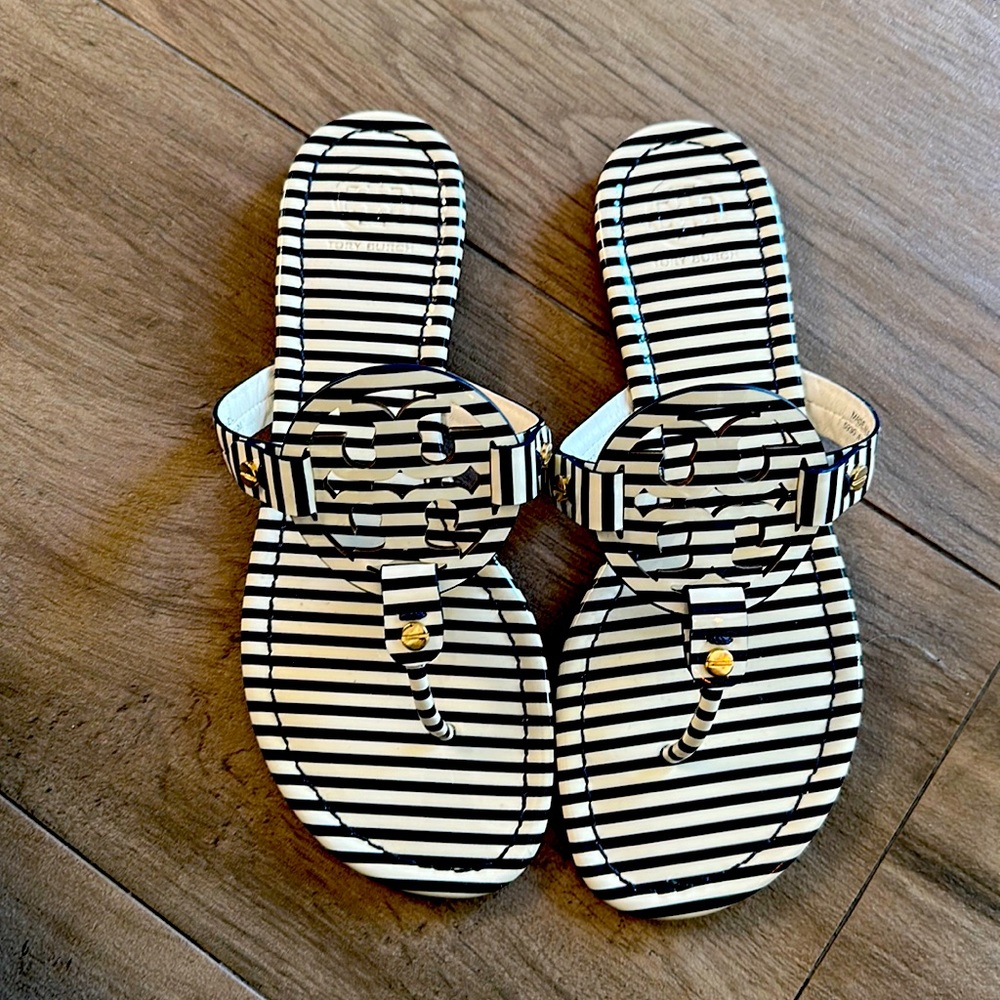 💙💙TORY BURCH MILLER LIKE NEW STRIPED PATENT LEATHER💙💙